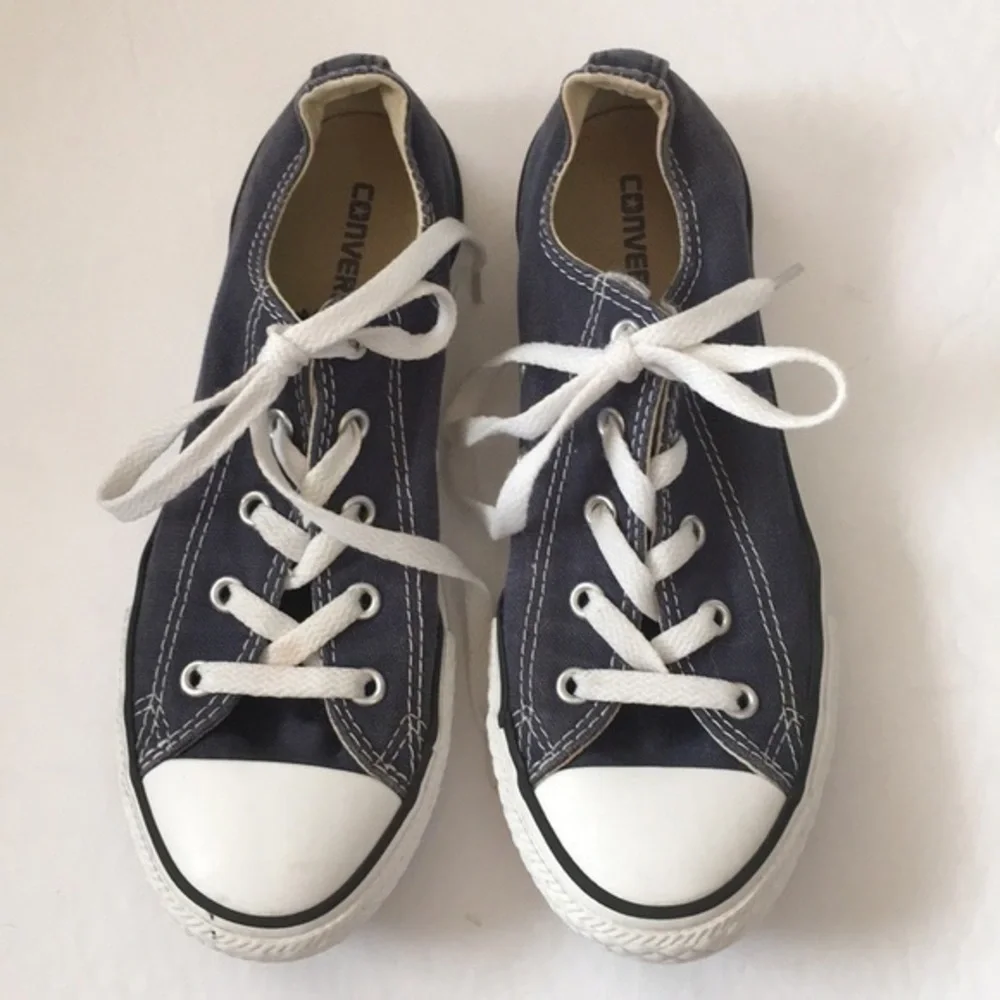 CONVERSE All STAR  kids size 3Y blue sneakers